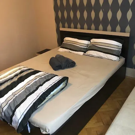 Apartament Untold شقة